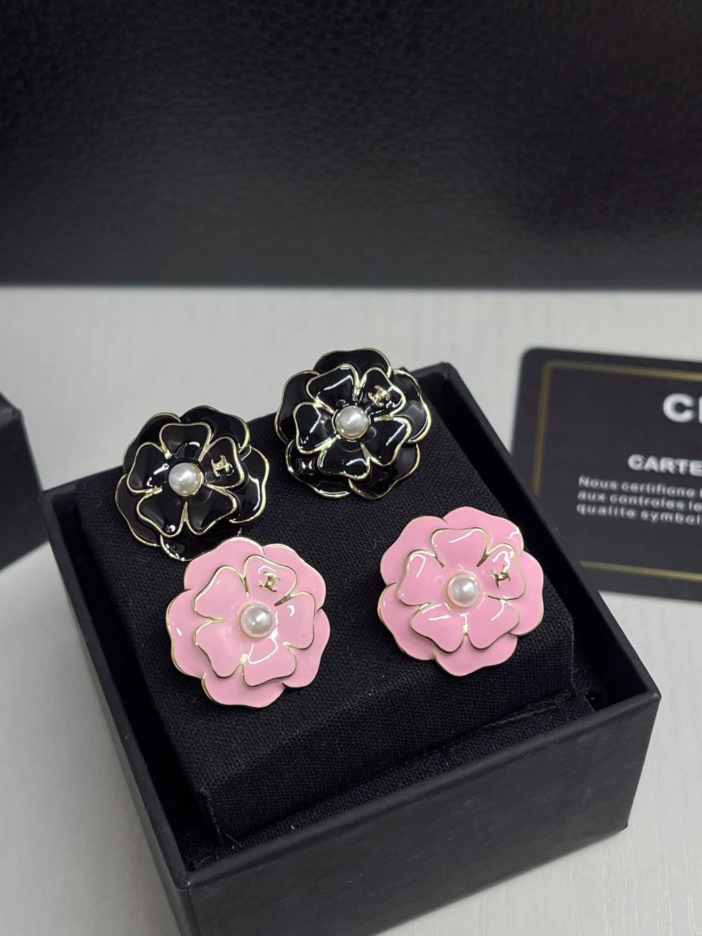 A1184 Chanel enamel camellia earrings