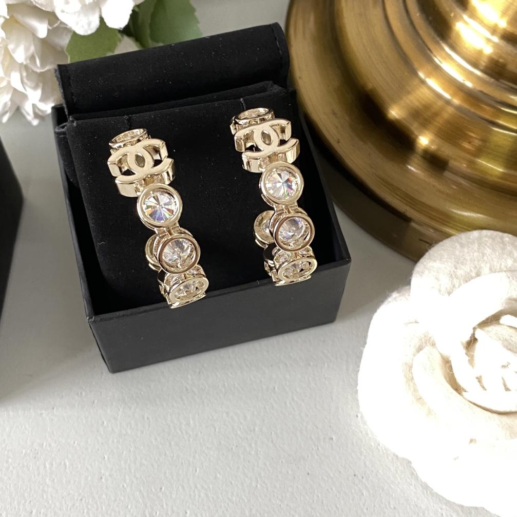 A1384 Chanel hoop earrings