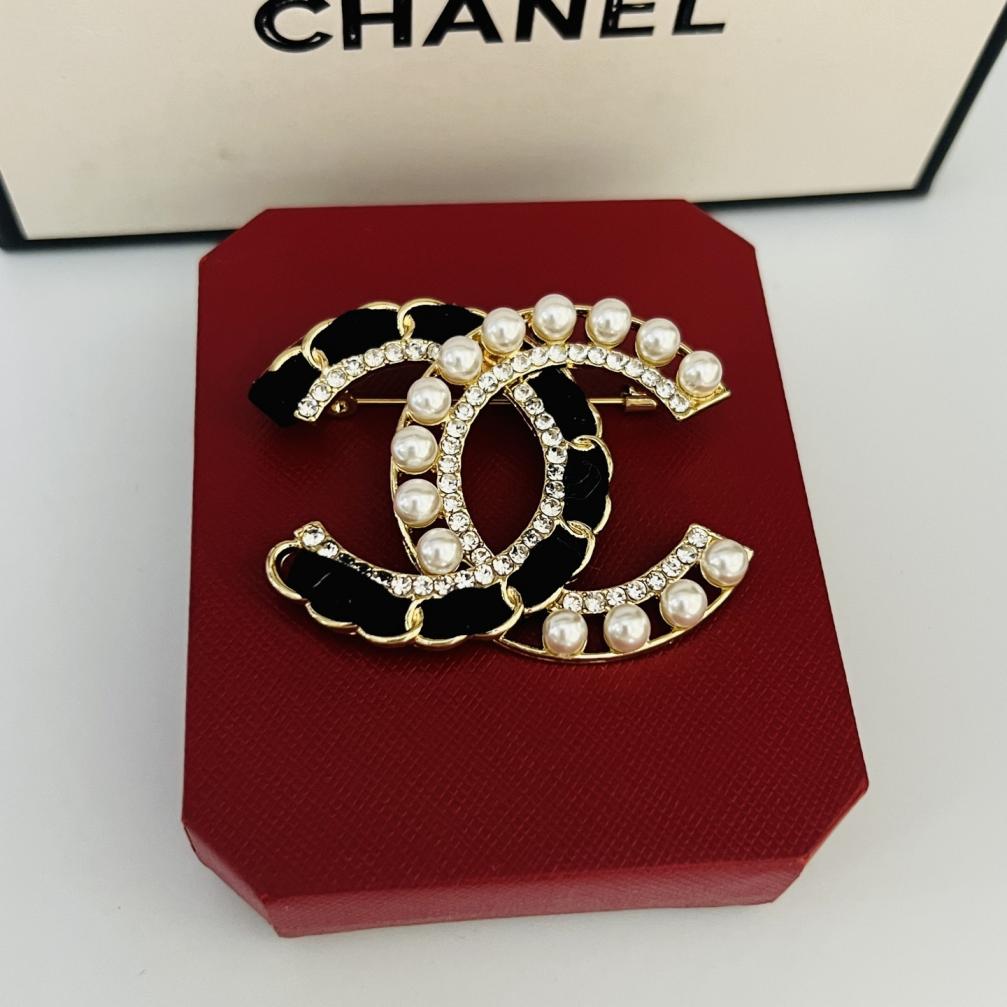 Chanel CC brooch 116777