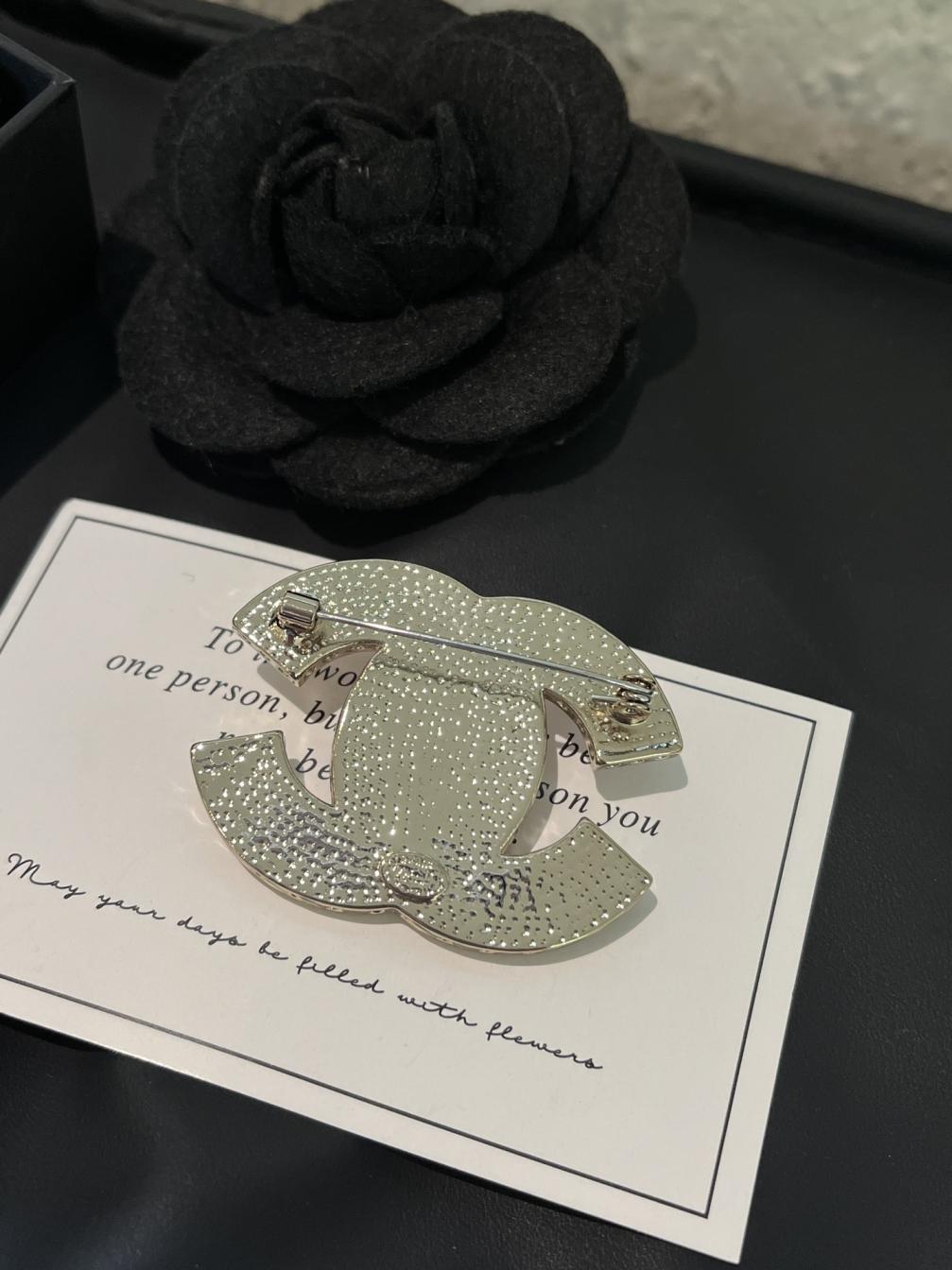 D193 Chanel CC Pink Brooch