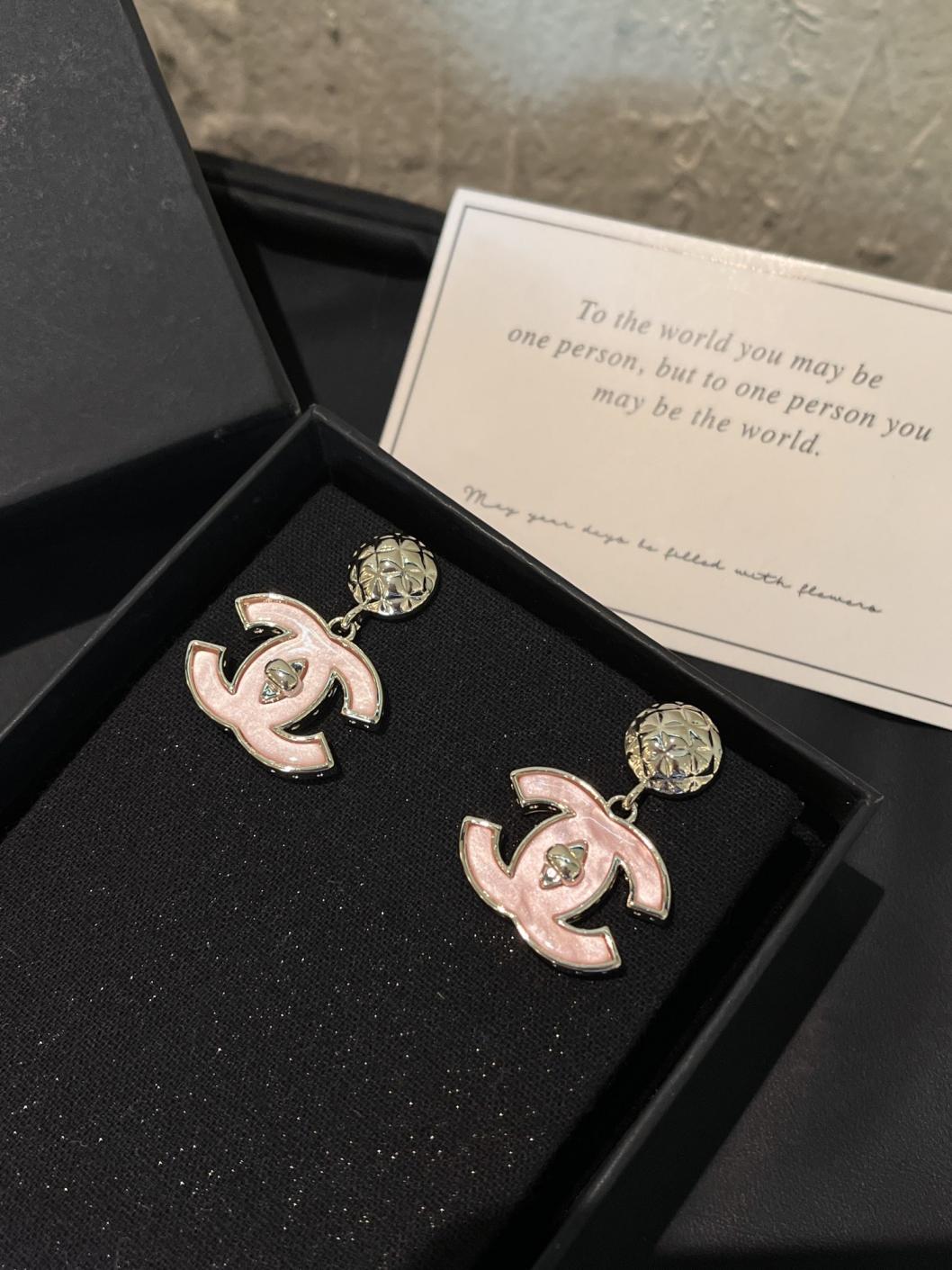 A1199 Chanel CC pink earrings