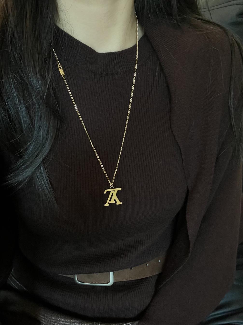 X624  LV Long necklace