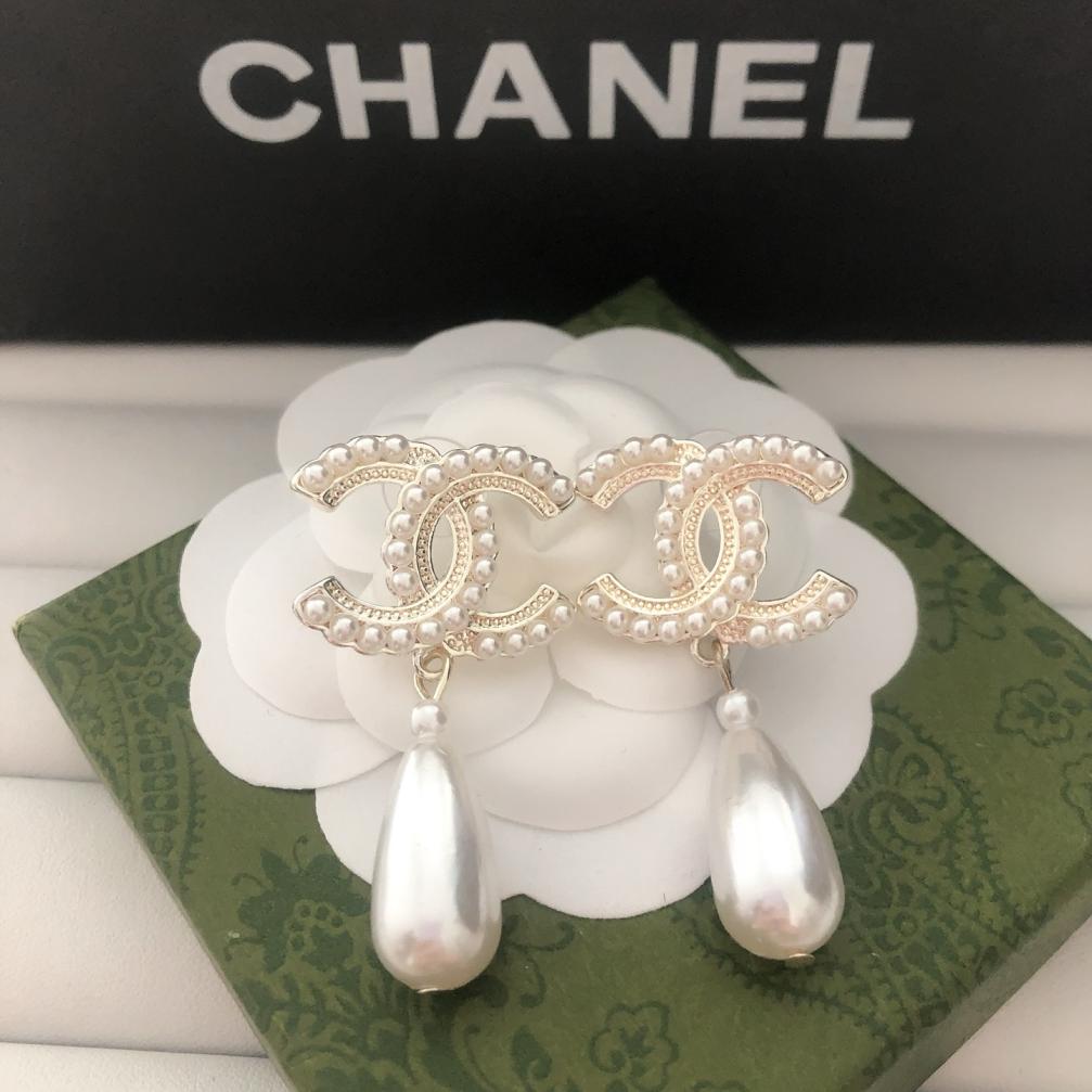 Chanel silver pearls earrings 108846