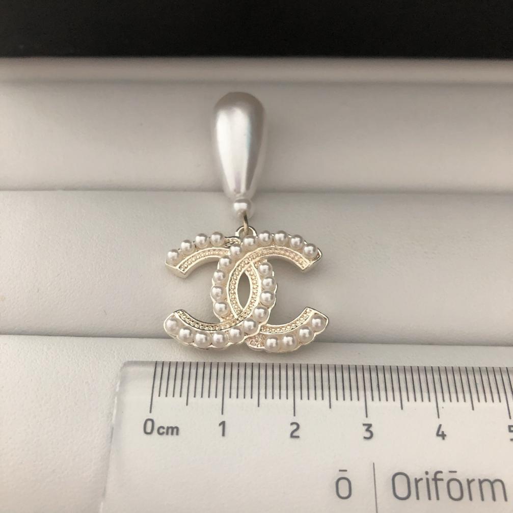 Chanel silver pearls earrings 108846