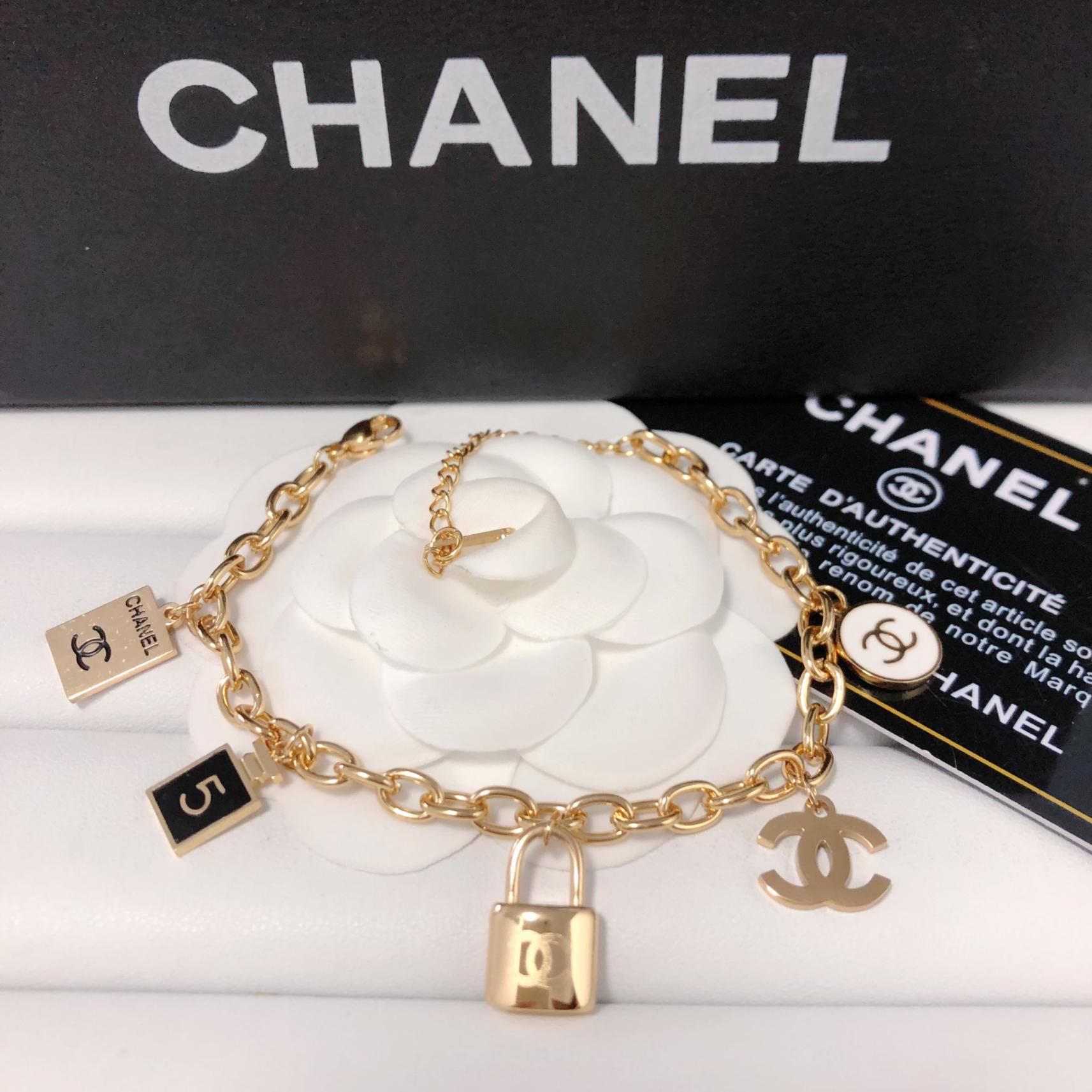 Chanel CC lock bracelet 116801