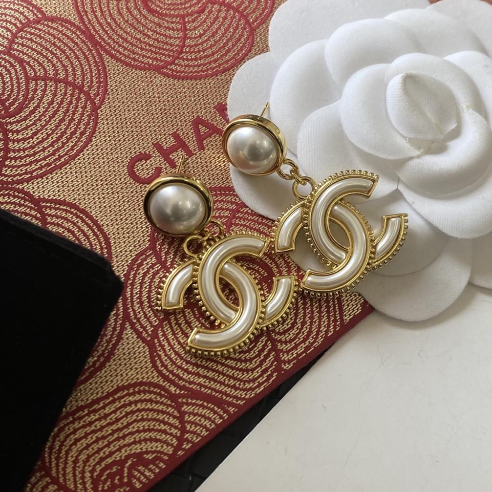 A1575 Chanel earrings