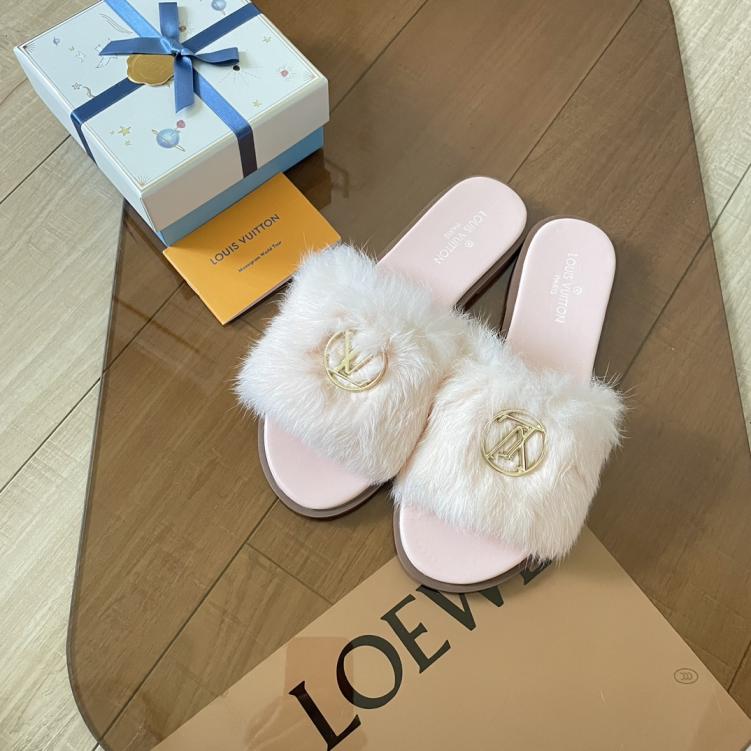 LV LOUIS VUITTON Women slipper 132900