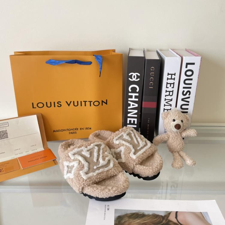 LV LOUIS VUITTON Women slipper 132899