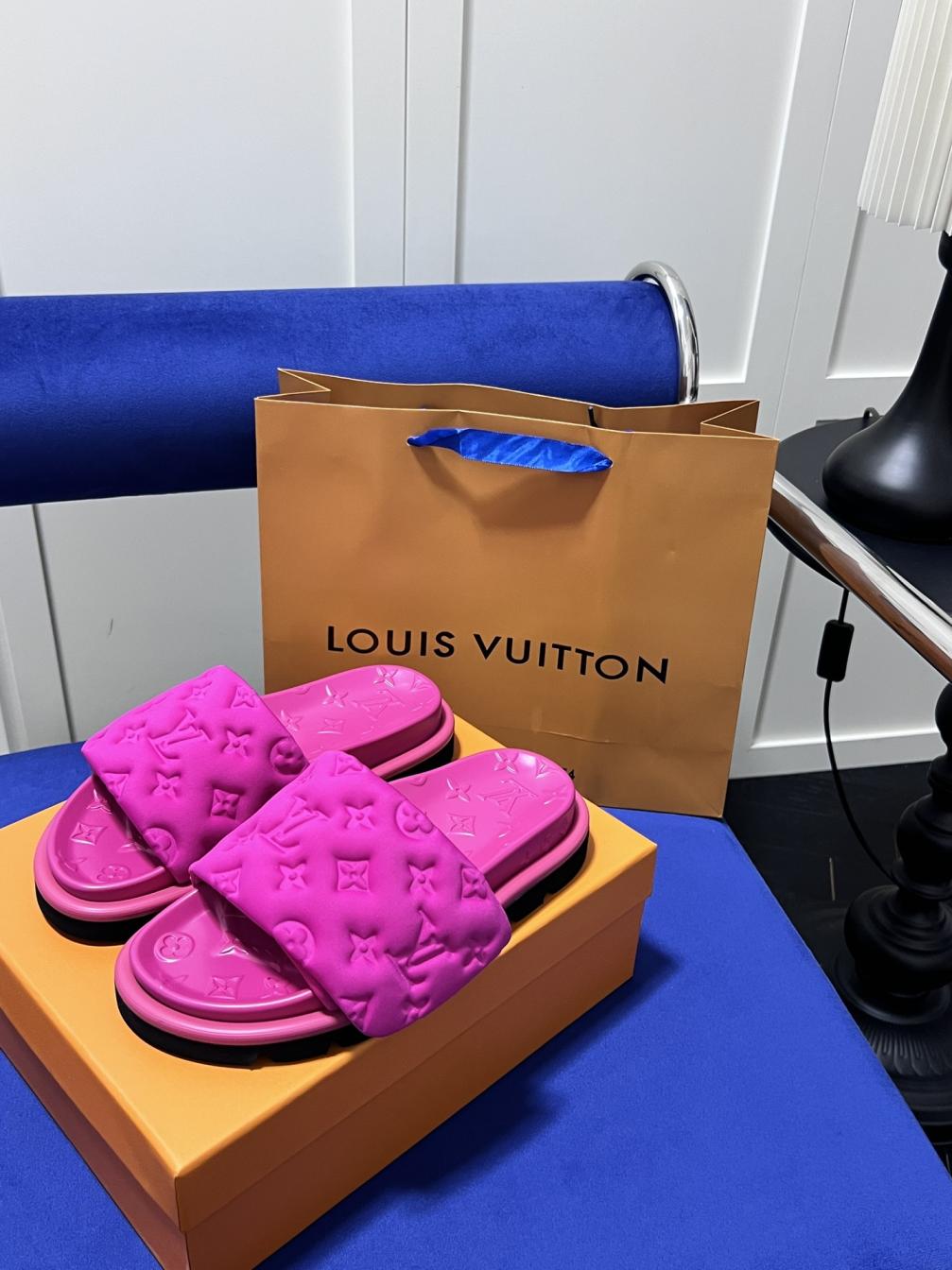 LOUIS VUITTON women/men slipper 132901