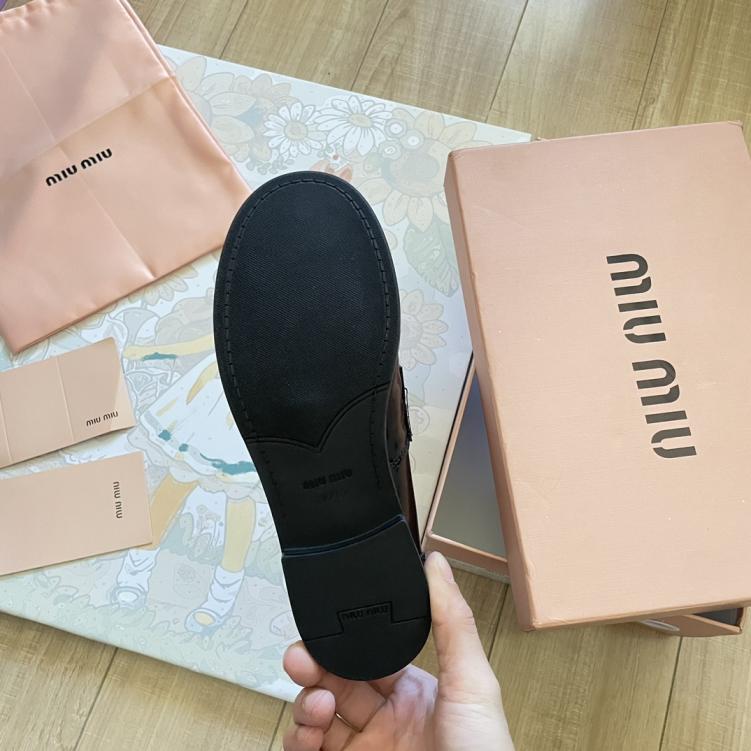 MiuMiu leather women flat shoes 132892
