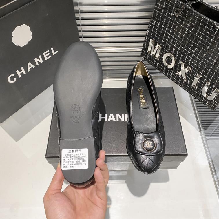 CHANEL  lambskin women flat shoes 132838