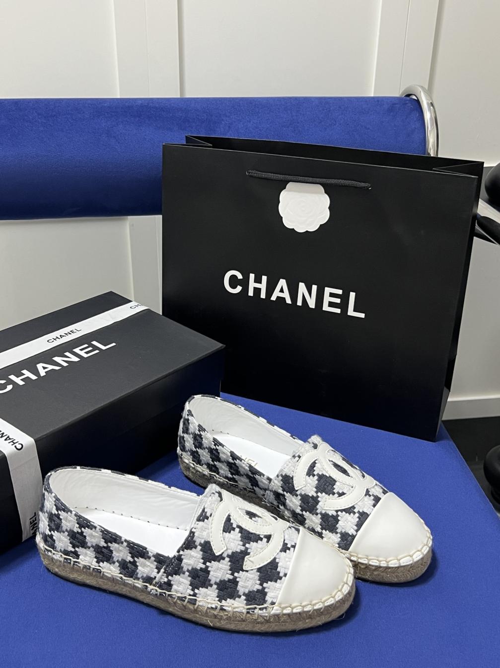 CHANEL women flat 132924