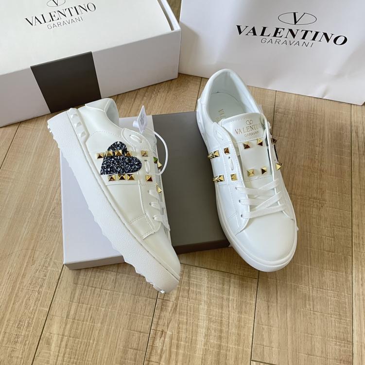 Valentino Women sneakers 132925