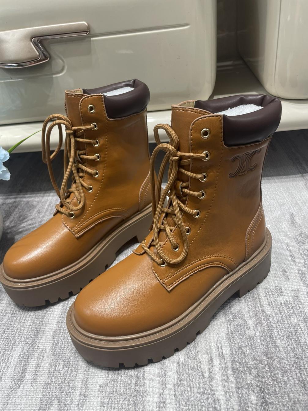 CELINE Leather boots 132903