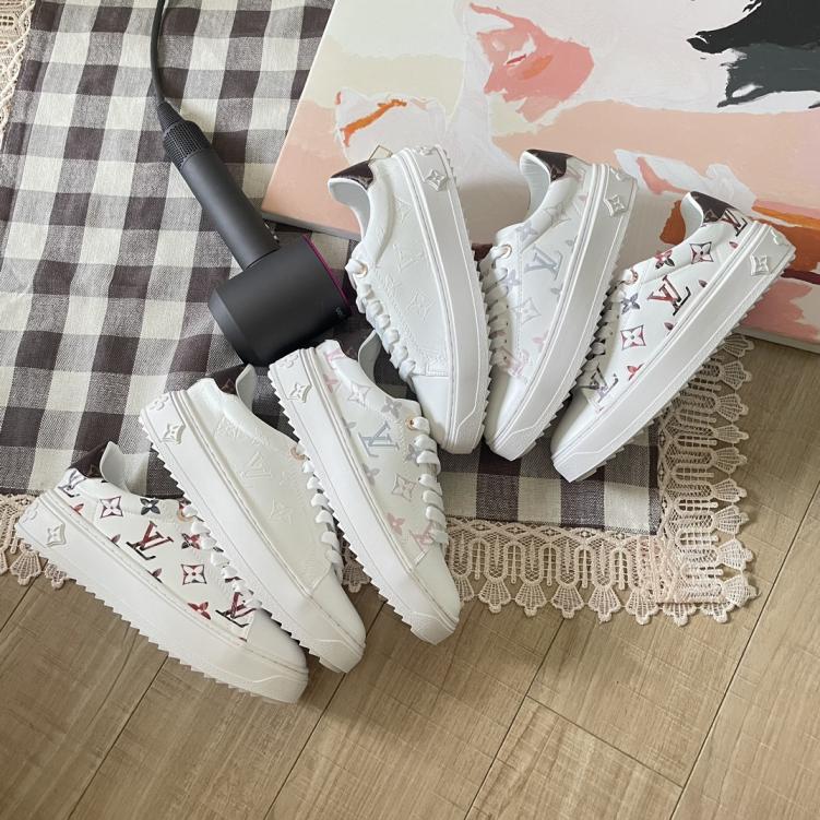 LOUIS VUITTON women flat sneakers 132950