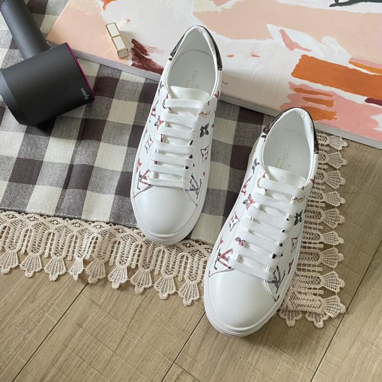 LOUIS VUITTON women flat sneakers 132950