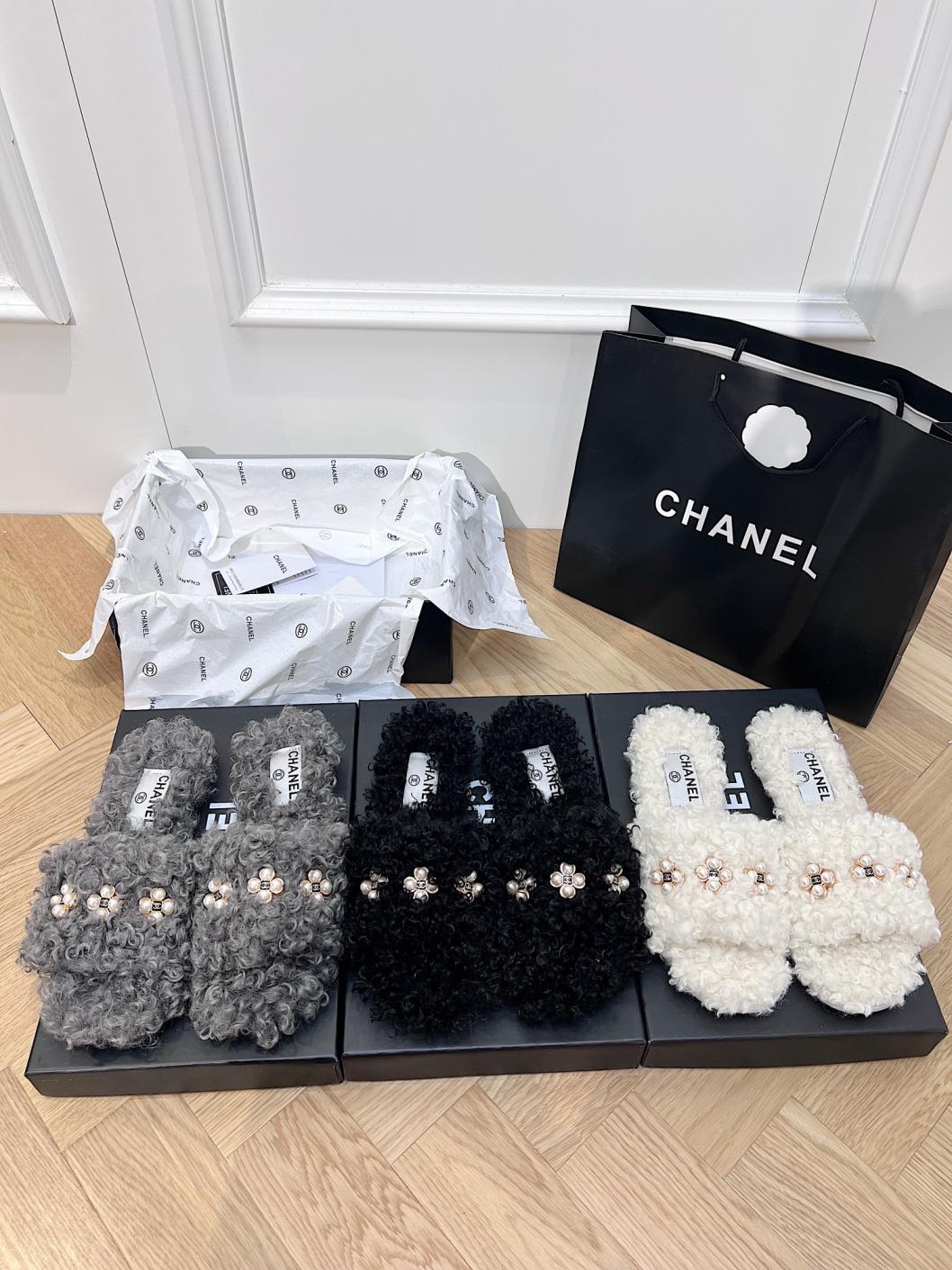 CHANEL Teddy slippers 132933