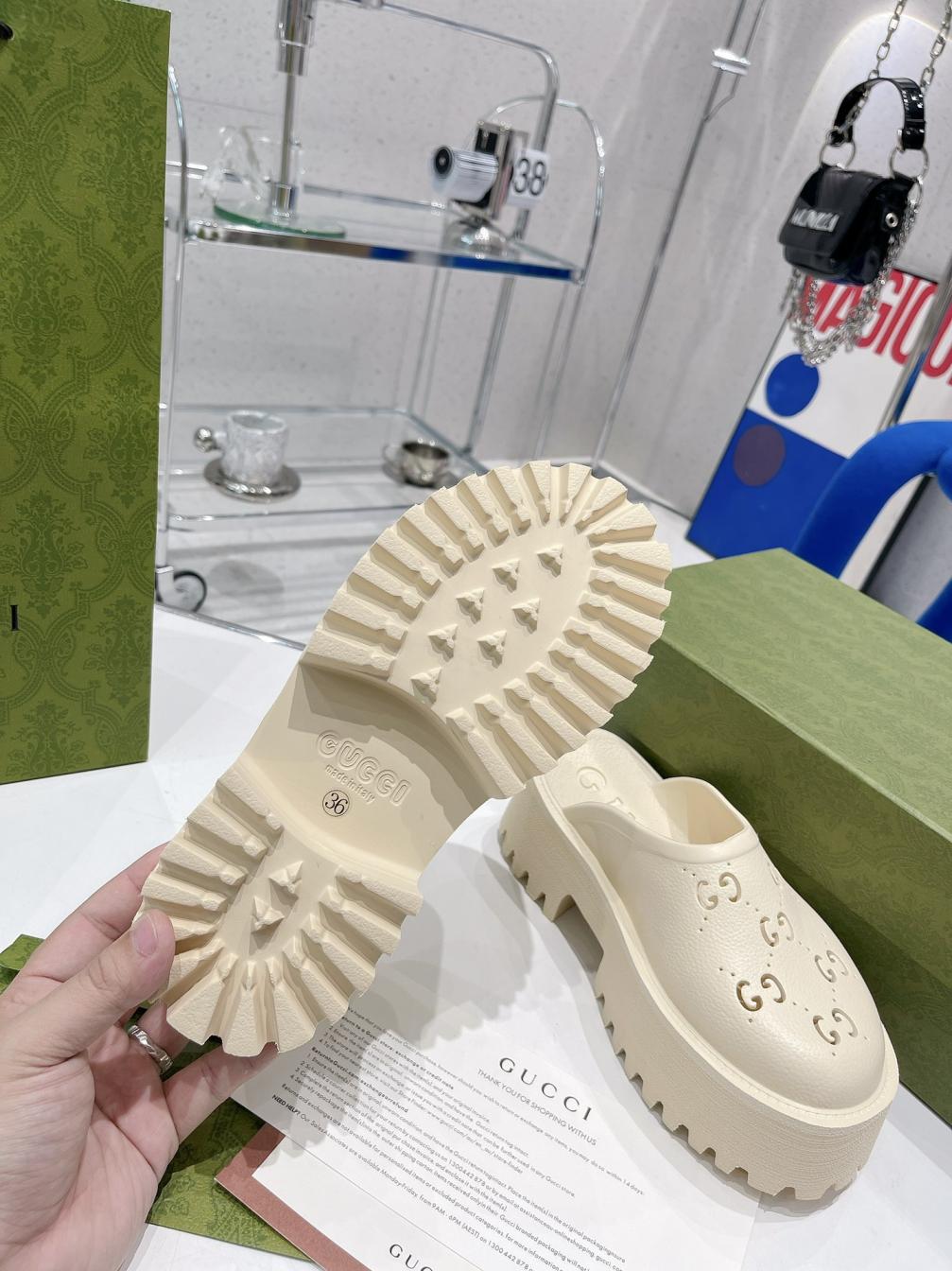 GUCCI hollow Women slippers 133027