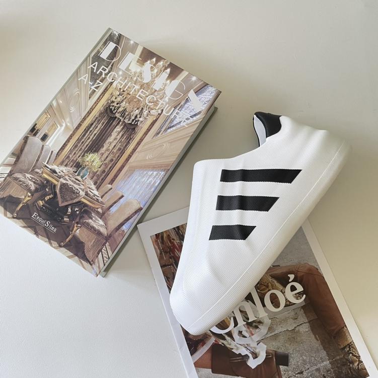 Adidas Men shoes 133024