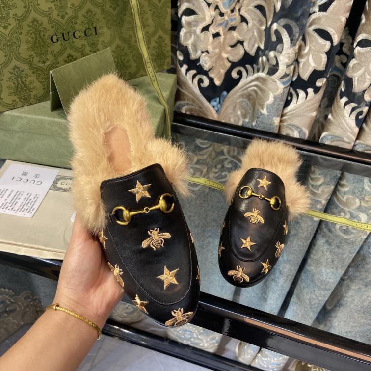 Gucci  bunny slippers 132859