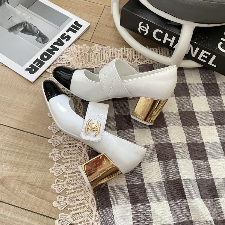 CHANEL High heel leather shoes 133050