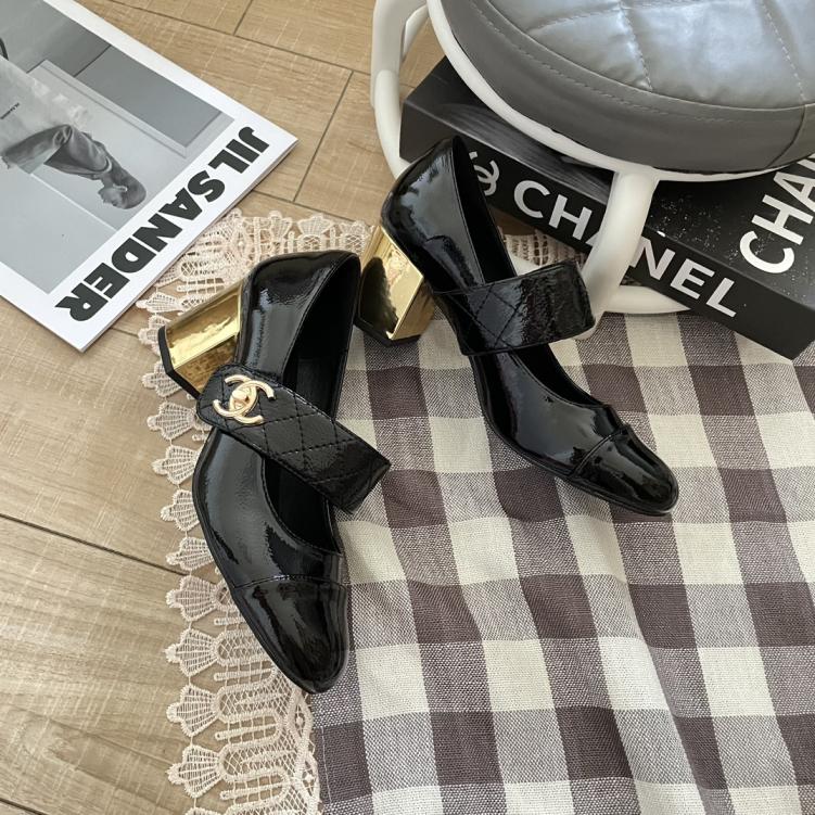 CHANEL High heel leather shoes 133049
