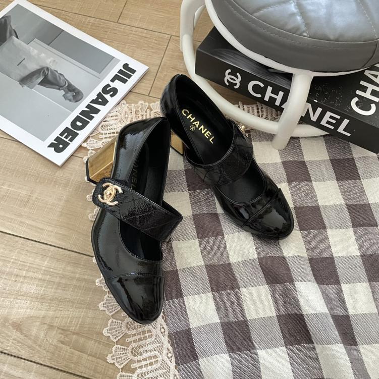 CHANEL High heel leather shoes 133049