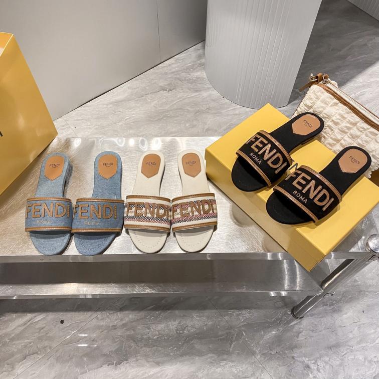 FENDI  logo flat slippers 133200