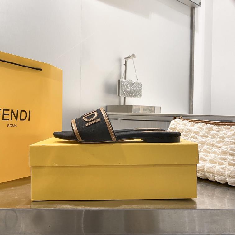 FENDI  logo flat slippers 133200