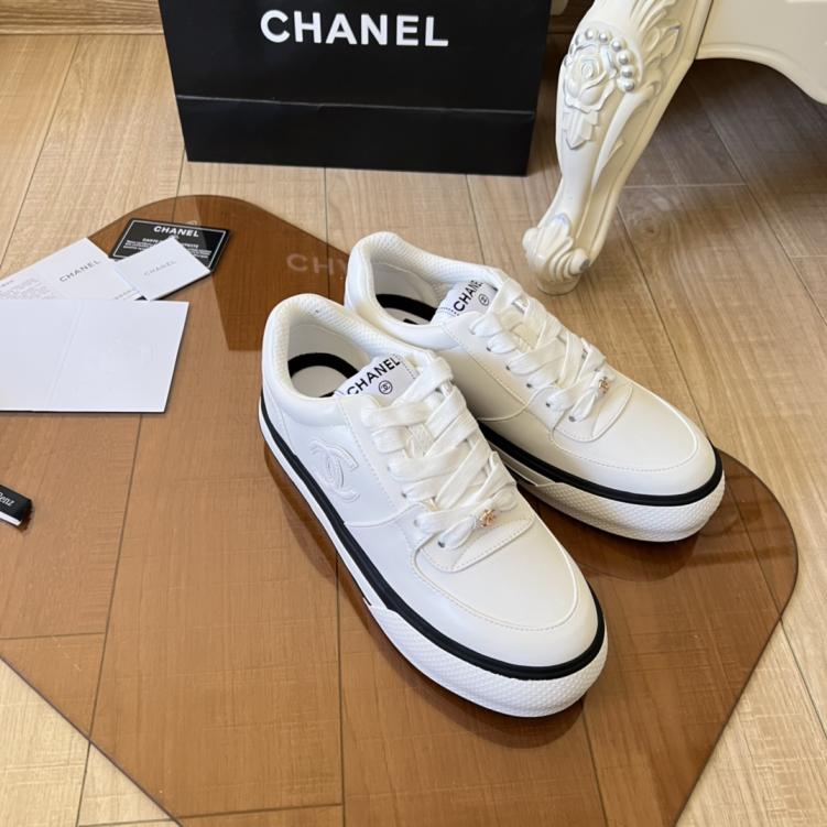 CHANEL flat sneakers 133334