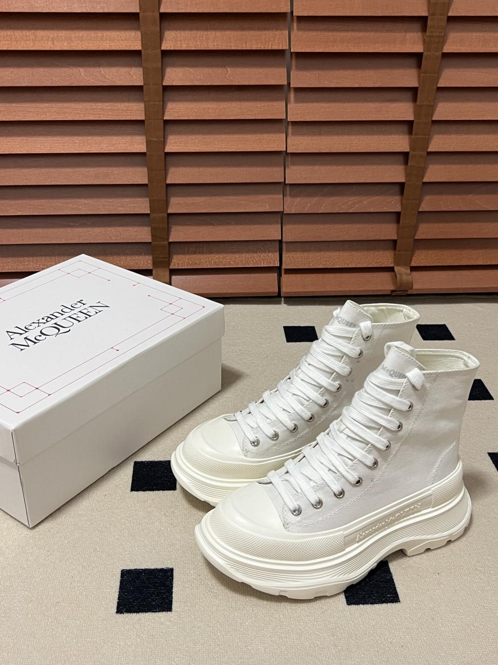 Alexander McQueen Women/Men sneaker boots133326