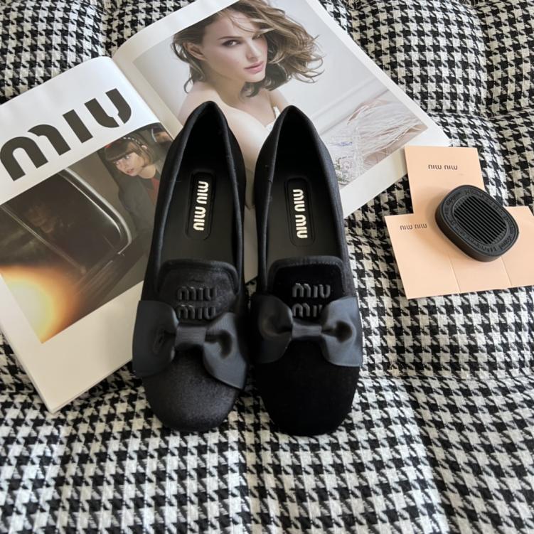 MIUMIU new flat shoes 133434