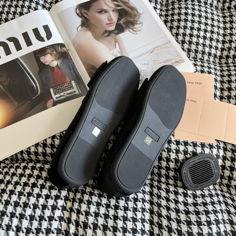 MIUMIU new flat shoes 133434