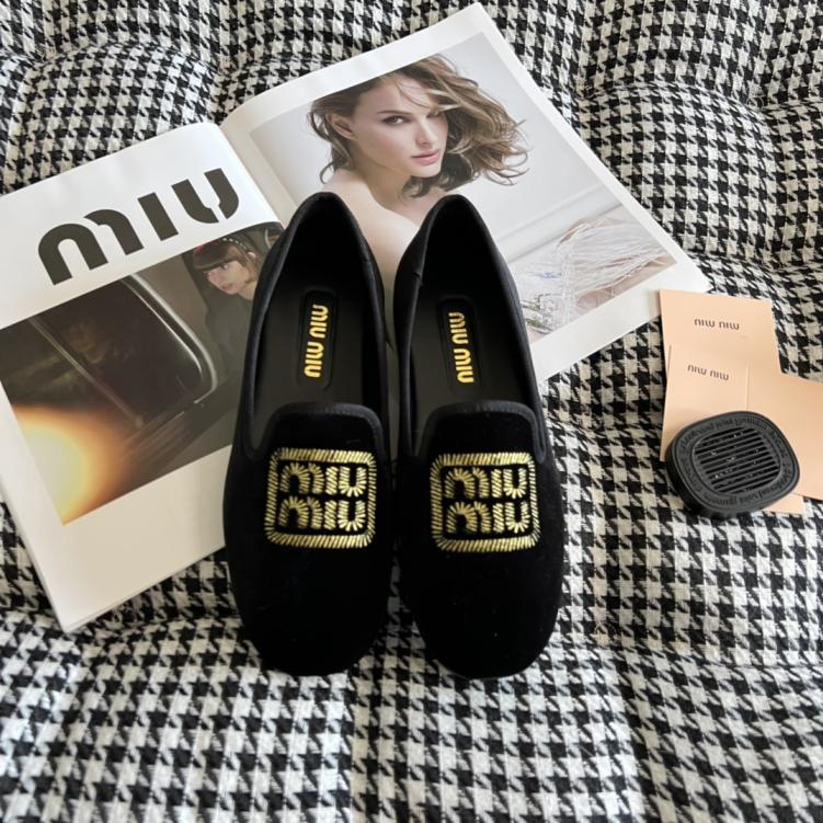 MIUMIU new flat shoes 133432