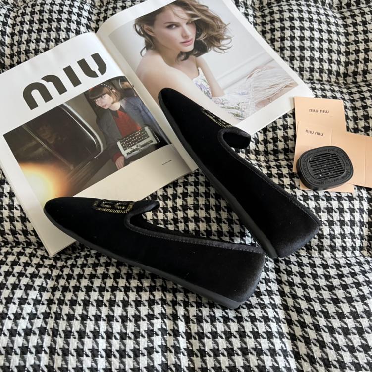 MIUMIU new flat shoes 133432