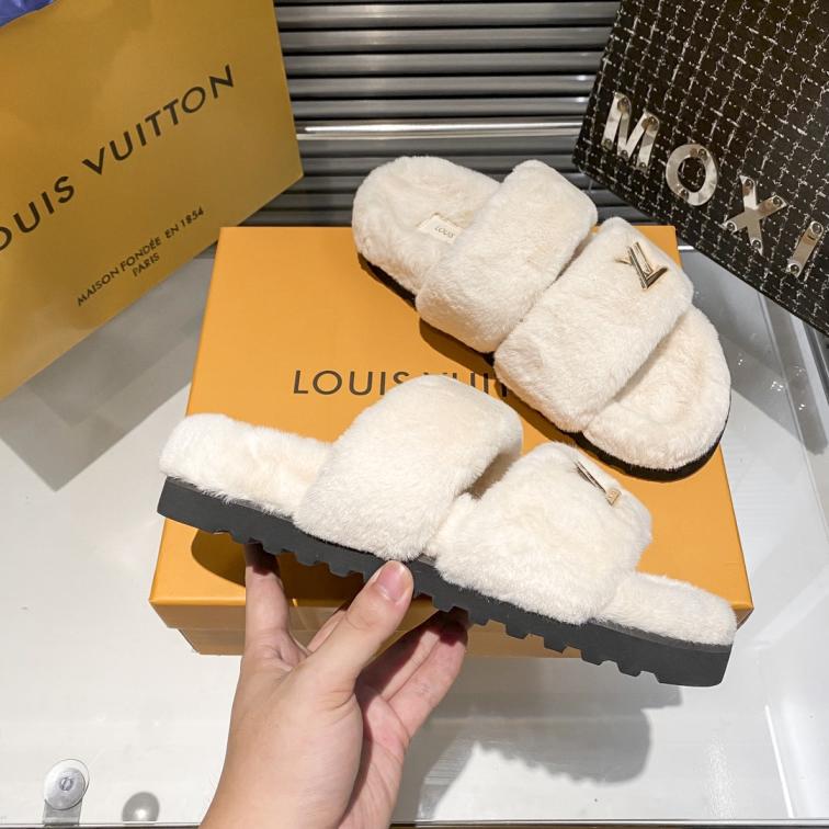 Louis Vuitton  LV slippers 133417