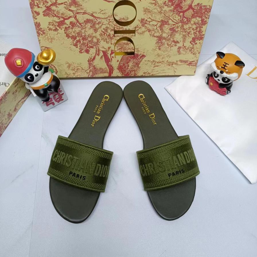 Chrstian Dior slippers 133576