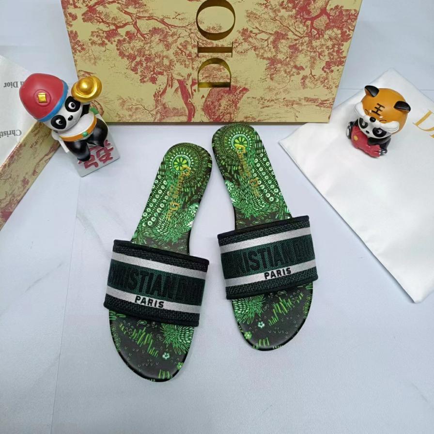Chrstian Dior slippers 133575
