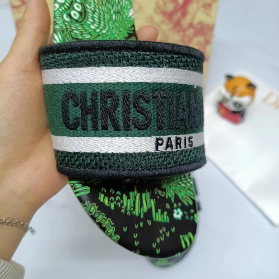 Chrstian Dior slippers 133575