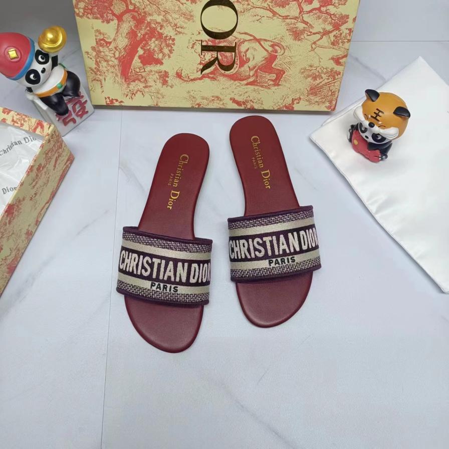 Chrstian Dior slippers 133574