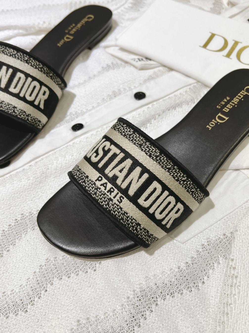 Chrstian Dior slippers 133573