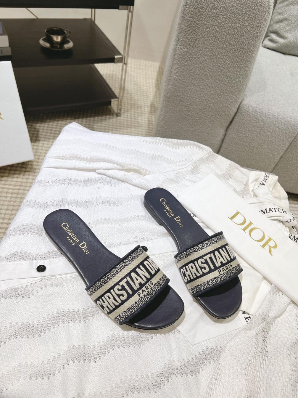 Chrstian Dior slippers 133572