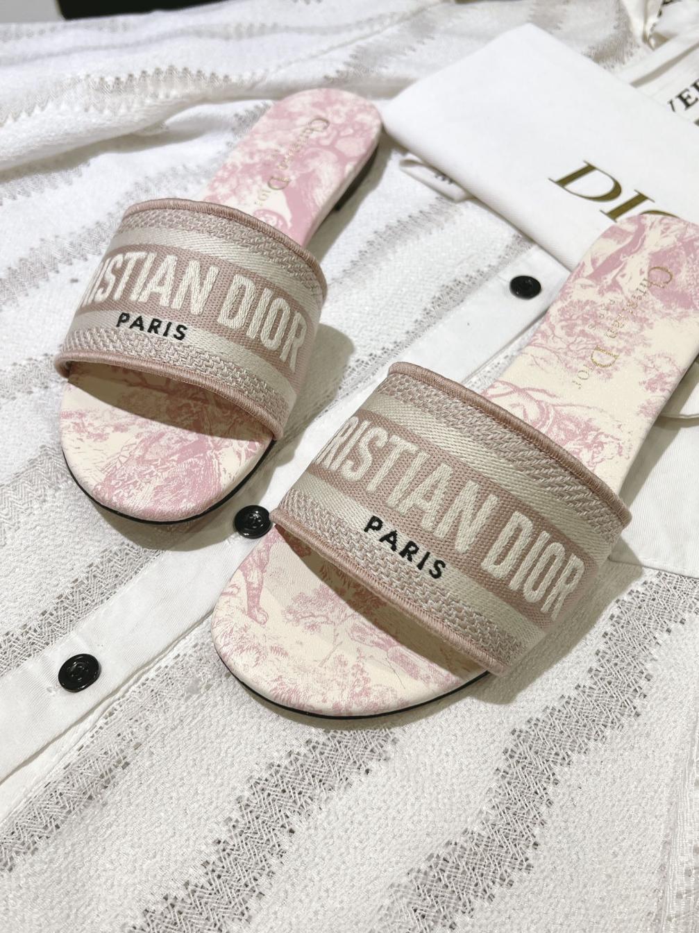 Chrstian Dior slippers 133570