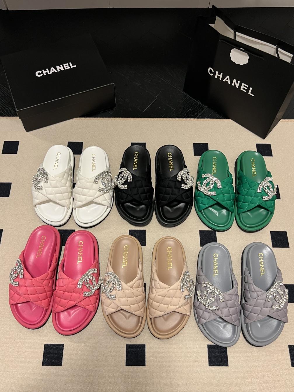 CHANEL Crystal CC slippers 133636