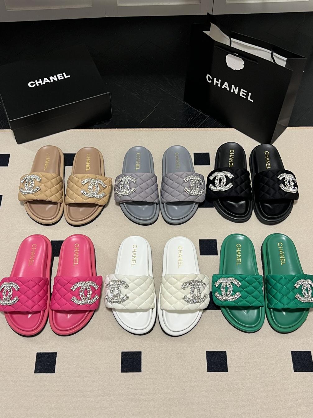 CHANEL Crystal CC slippers 133635
