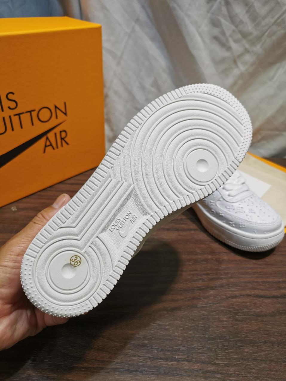 LV air Nike sneaker 133752