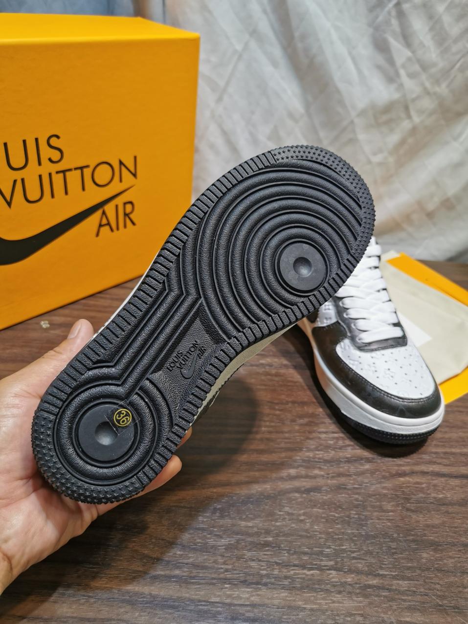 LV air Nike men unisex sneaker 133747