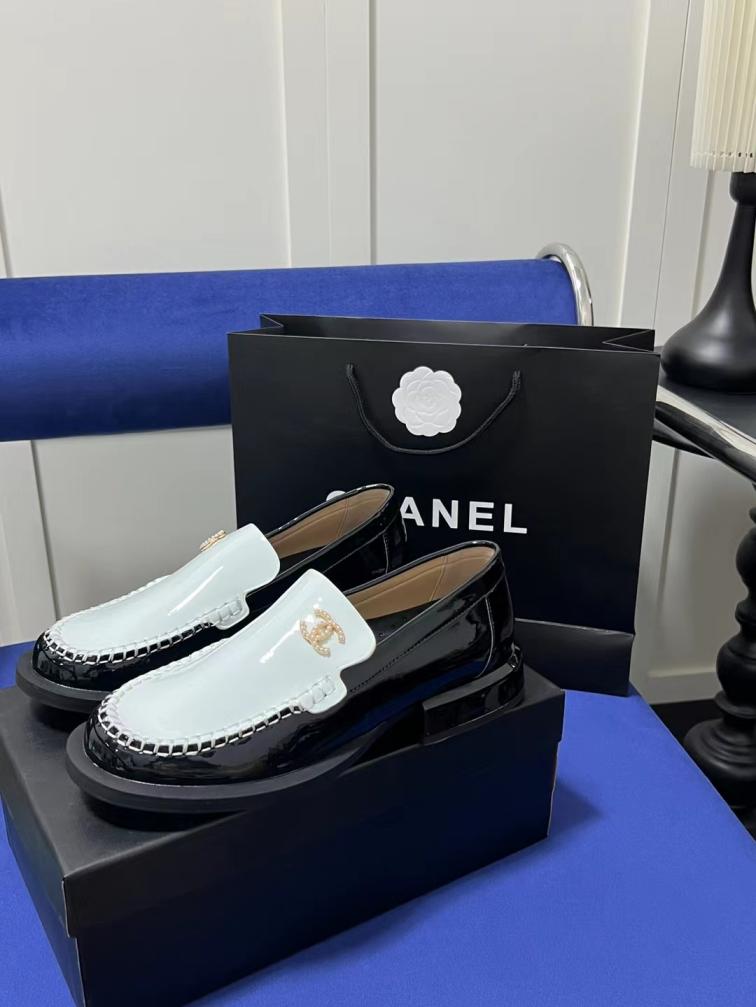 Chanel leather shoes 133736