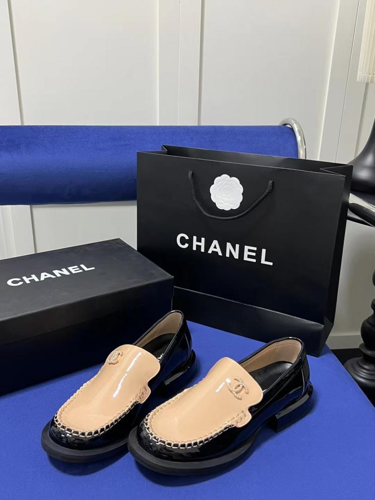 Chanel leather shoes 133736