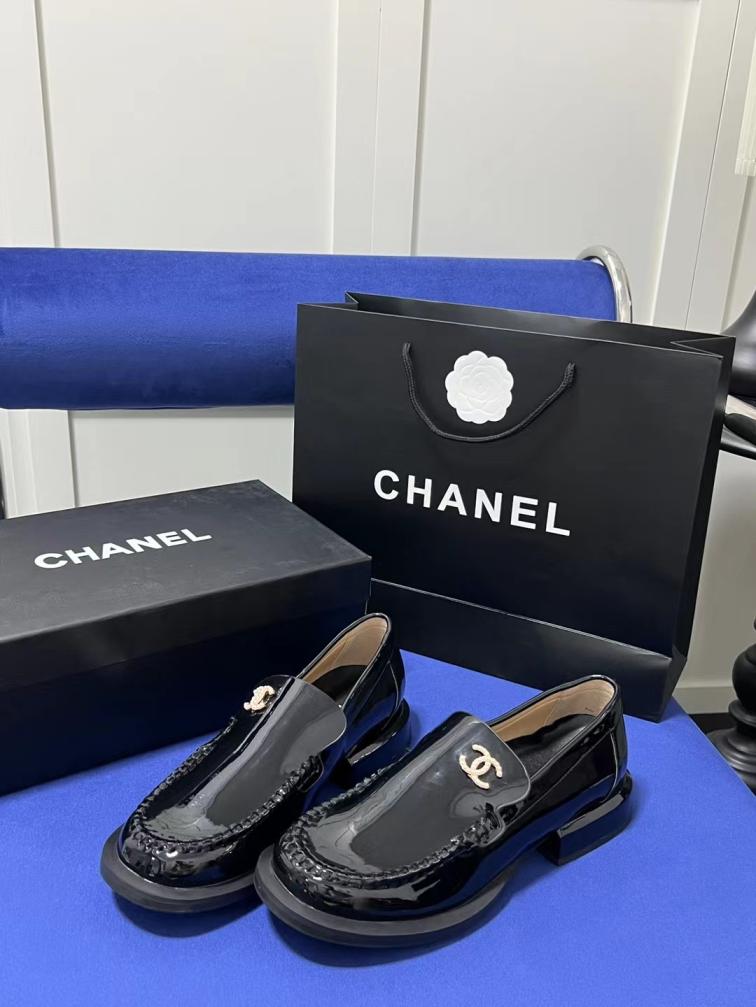 Chanel leather shoes 133736